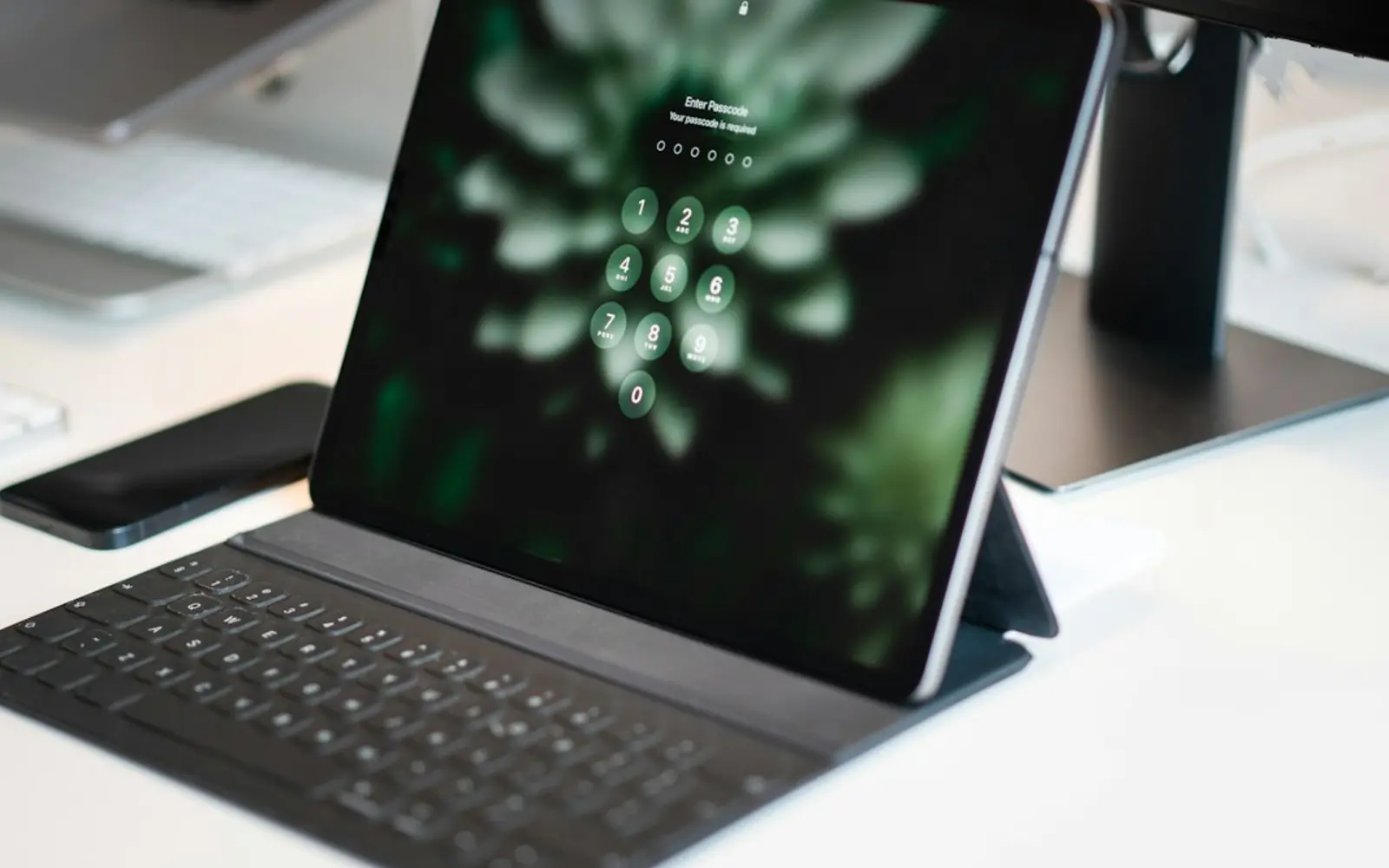 Building a website on a laptop with cost notes